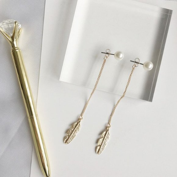 Boho Pearl Feather Dangle Gold Indie Earrings - Picture 4 of 6